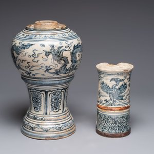 A large Annamese or Vietnamese blue and white inscribed two-piece altar vase, 16th C. — 照片 6