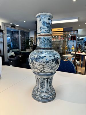 A large Annamese or Vietnamese blue and white inscribed two-piece altar vase, 16th C. — photo 2