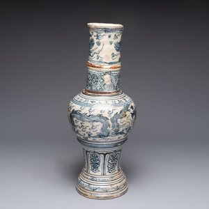 A large Annamese or Vietnamese blue and white inscribed two-piece altar vase, 16th C. — photo 2