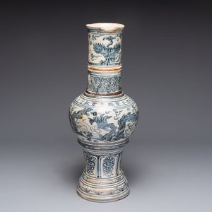 A large Annamese or Vietnamese blue and white inscribed two-piece altar vase, 16th C. — photo 3