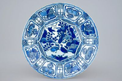 A large blue and white Chinese kraak porcelain dish, Wanli, 1573-1619