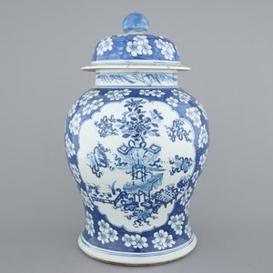 A large blue and white Chinese porcelain baluster jar and cover, 19th C. — foto 2