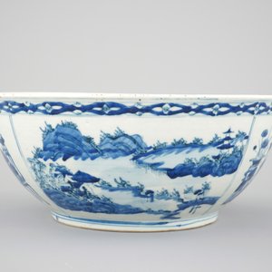 A large blue and white Chinese porcelain bowl with go players, Xuantong mark and probably of the period (1908-1912) — photo 2