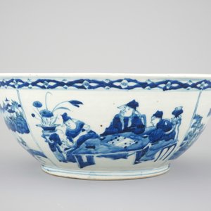 A large blue and white Chinese porcelain bowl with go players, Xuantong mark and probably of the period (1908-1912) — photo 3