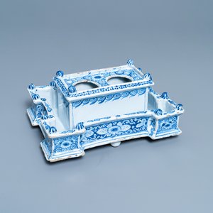 A large blue and white Delft-style inkwell, Nurnberg faience, Germany, 18th C. — 照片 1