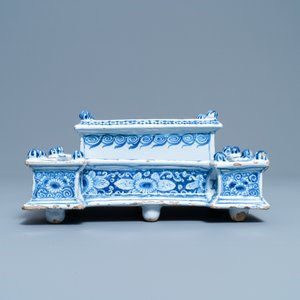 A large blue and white Delft-style inkwell, Nurnberg faience, Germany, 18th C. — 照片 3