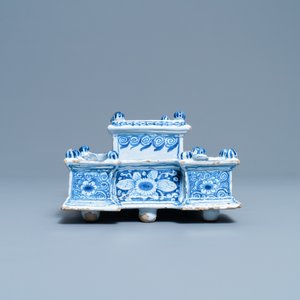 A large blue and white Delft-style inkwell, Nurnberg faience, Germany, 18th C. — 照片 6