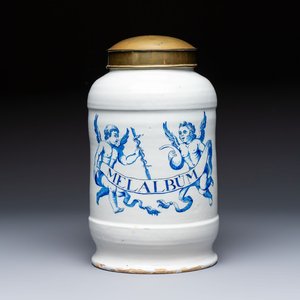 A large blue and white Dutch Delft albarello and cover inscribed 'MEL ALBUM', 18th C. — photo 1