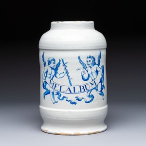 A large blue and white Dutch Delft albarello and cover inscribed 'MEL ALBUM', 18th C. — photo 2