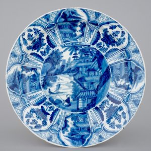 A large blue and white Dutch Delft chinoiserie dish, ca. 1700 — 照片 1