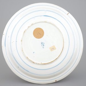 A large blue and white Dutch Delft chinoiserie dish, ca. 1700 — 照片 2