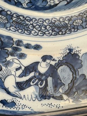 A large blue and white Dutch Delft chinoiserie dish, late 17th C. — photo 5