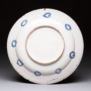 A large blue and white Dutch Delft chinoiserie dish, late 17th C. — 照片 2