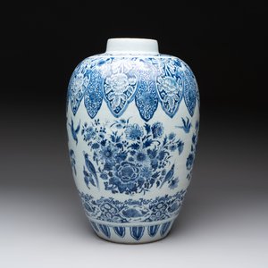 A large blue and white Dutch Delft chinoiserie jar, 1st quarter 18th C. — 照片 2
