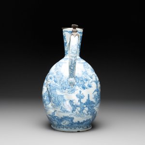 A large blue and white Dutch Delft chinoiserie jug with a mounted pewter lid, 17th C. — photo 4