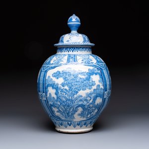 A large blue and white Dutch Delft chinoiserie vase and cover, 17th C. — photo 2