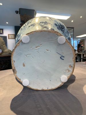 A large blue and white Dutch Delft chinoiserie vase and cover, late 17th C. — photo 19