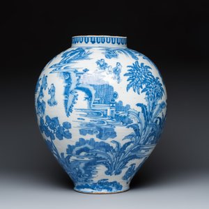 A large blue and white Dutch Delft chinoiserie vase in Transitional style — 照片 3