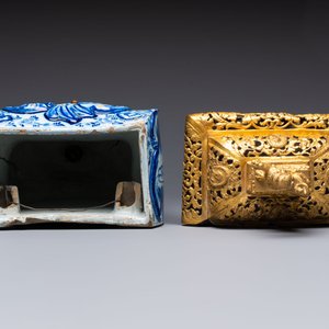 A large blue and white Dutch Delft 'Fountain of Youth' wall cistern with impressive reticulated gilt bronze cover, 18th C. — photo 8