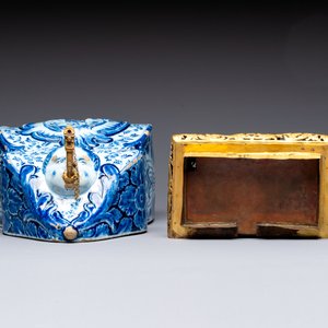 A large blue and white Dutch Delft 'Fountain of Youth' wall cistern with impressive reticulated gilt bronze cover, 18th C. — photo 9
