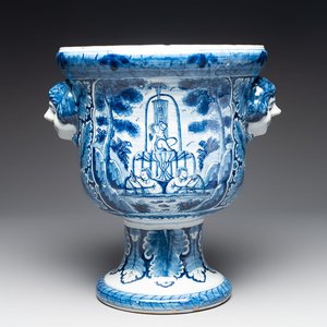A large blue and white Dutch Delft garden vase with a putti fountain and Venus courting Adonis, 18th C. — photo 1