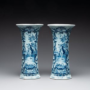 A large blue and white Dutch Delft garniture of five vases and covers, 2nd half 18th C. — photo 10