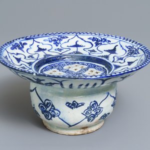 A large blue and white fritware spittoon or strainer, Qajar, Iran, 19th C. — 照片 1