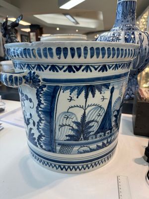 A large blue and white jardinière with landscape design, Nevers, 18th C. — photo 5