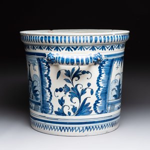 A large blue and white jardinière with landscape design, Nevers, 18th C. — photo 2
