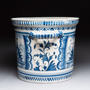 A large blue and white jardinière with landscape design, Nevers, 18th C. — photo 4