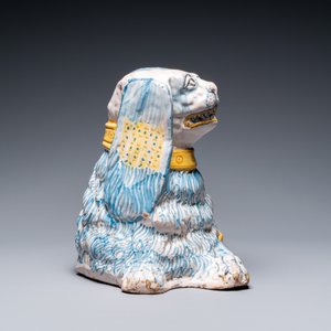 A large blue, white and yellow model of a recumbent lion, Nevers, France, 17th C. — 照片 4