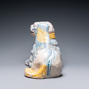 A large blue, white and yellow model of a recumbent lion, Nevers, France, 17th C. — 照片 5