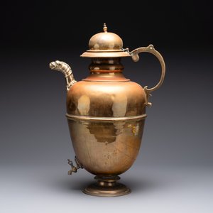 A large brass ewer with dragon-form spout, Italy, ca. 1600 — photo 2