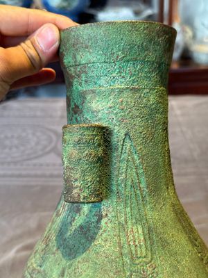 A large bronze arrow vase, 'touhu 投壺', Song/Yuan — photo 7