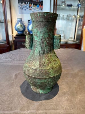 A large bronze arrow vase, 'touhu 投壺', Song/Yuan — foto 1