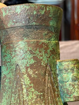 A large bronze arrow vase, 'touhu 投壺', Song/Yuan — foto 12