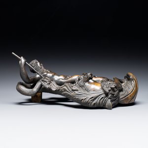 A large bronze door knocker with Neptune and two winged horses, Venice, 19th C. — photo 3