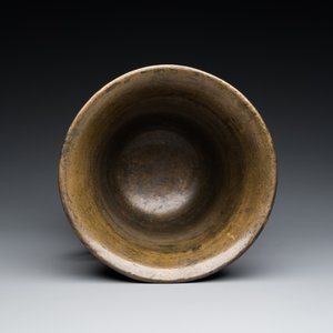 A large bronze mortar and pestle, probably France, 16/17th C. — photo 7