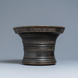 A large bronze mortar dated 1557 and inscribed for Martin Doeulle, North of France — 照片 5