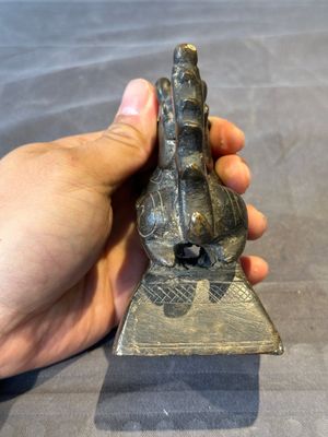 A large bronze sculpture and an opium weight in shape of Hintha or Hamsa, Burma/India, 17/18th C. — foto 18