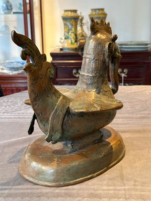A large bronze sculpture and an opium weight in shape of Hintha or Hamsa, Burma/India, 17/18th C. — foto 3