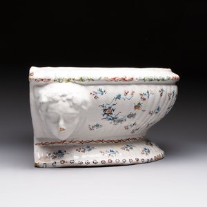 A large Brussels faience 'A la Haie Fleurie' water basin, 18th C. — foto 5