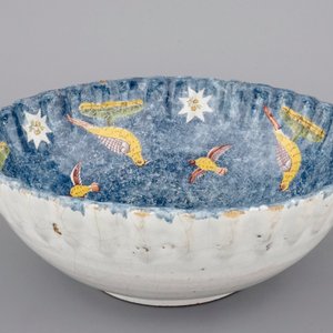 A large Brussels faience blue ground salad bowl, 18th C. — photo 2