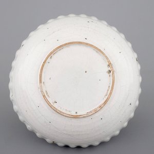 A large Brussels faience blue ground salad bowl, 18th C. — photo 3