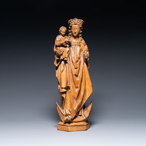 A large carved oak Madonna and child on a crescent moon, The Netherlands, probably Utrecht, last quarter 15th C. — 照片 2