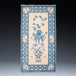 A large Chinese 'antiquities' rug, 19th C. — 照片 2