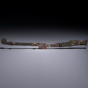 A large Chinese archaic bronze dragon-shaped fitting, early Western Zhou — photo 3