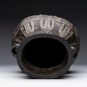 A large Chinese archaistic arrow vase with Taotie design, 'Touhu 投壺', Yuan/Ming — 照片 6
