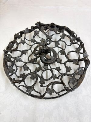A large Chinese archaistic bronze 'Dragon' stand, Ming — photo 1