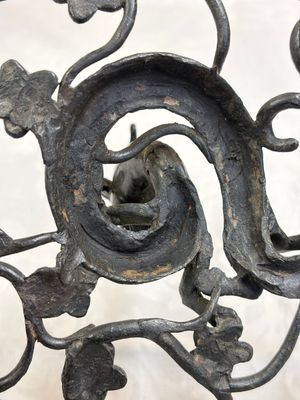 A large Chinese archaistic bronze 'Dragon' stand, Ming — photo 14